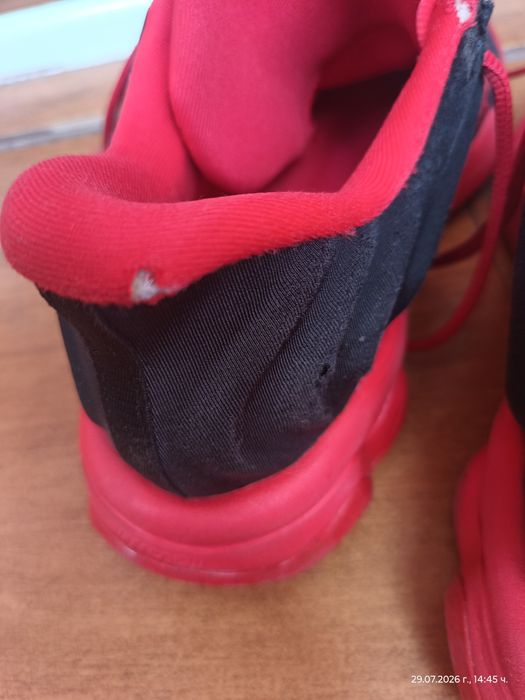 Маратонки  Nike  номер 42