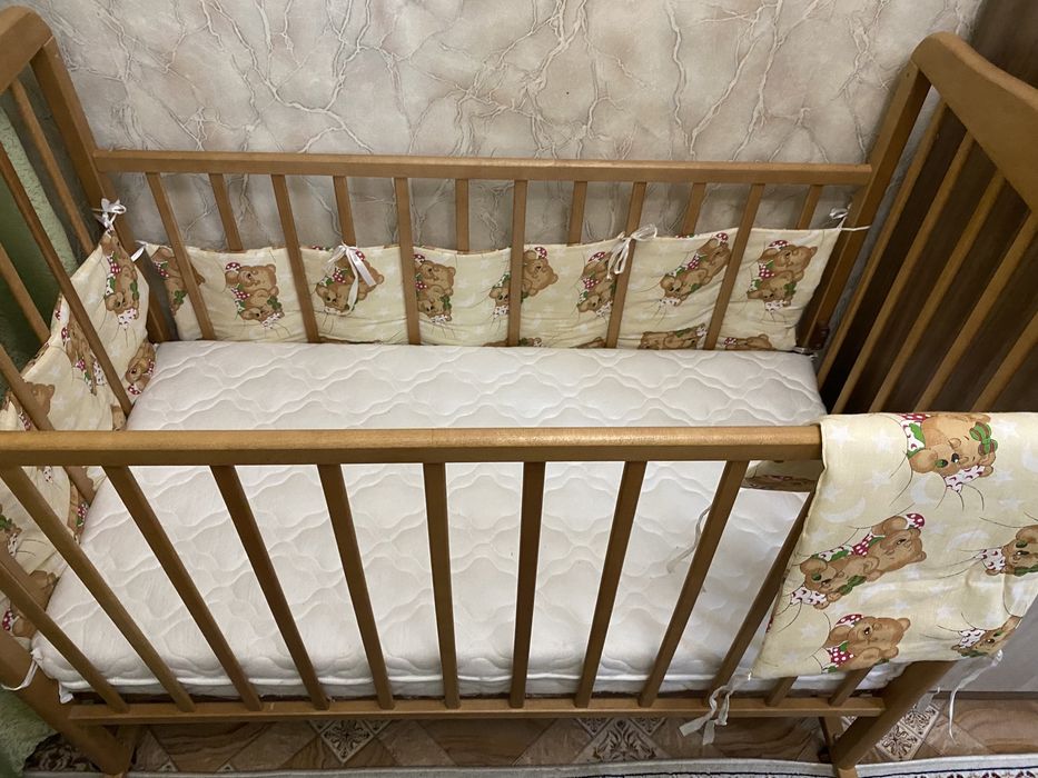 Продам детскую кроватку