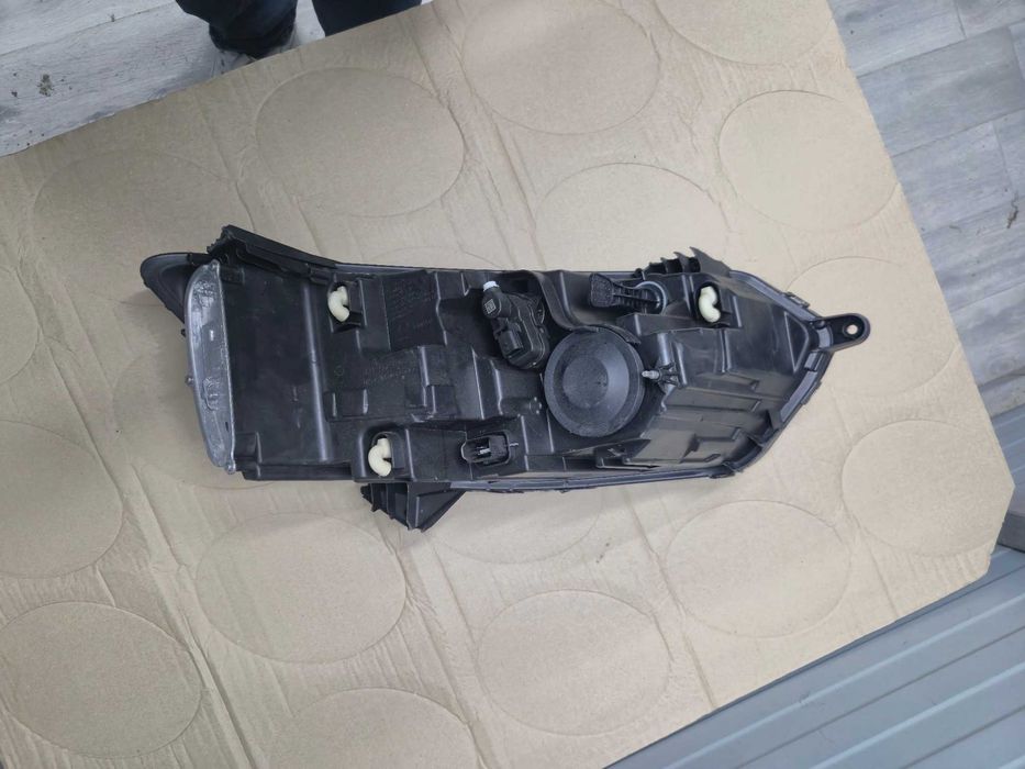 Far Stanga Dacia Logan 3 Jogger  An 2003 - 2026 cod 260602561R
