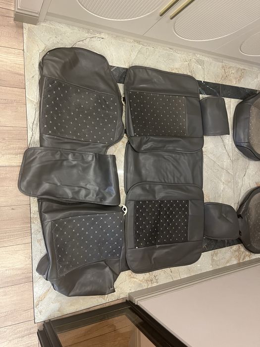 Продам чехол на легковушку / кроссовер