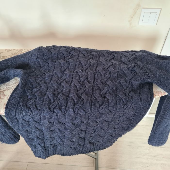 Продажа мужской одежды.