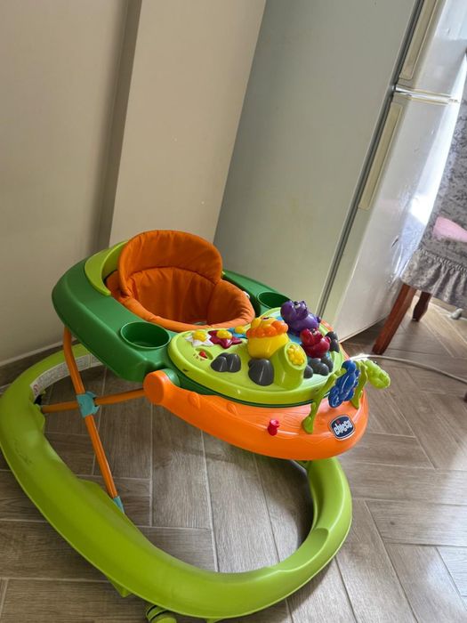 Ходунок продам в отличном состоянии Chicco