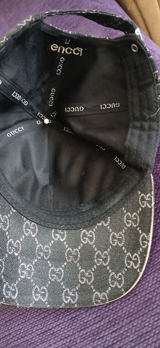 Șapcă (unisex) este o șapcă fake de la brandul Gucci