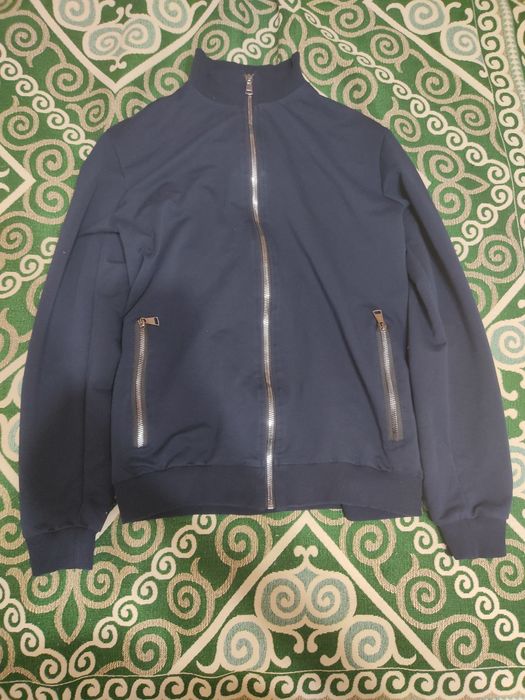 Продам спортивный костюм