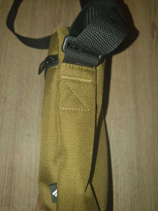 Чантичка Adidas Linear Organizer Graphic