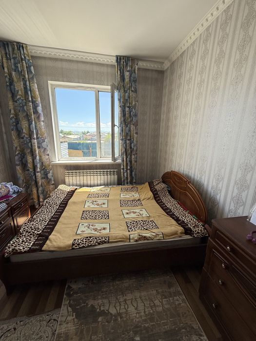 двуспальная кровать