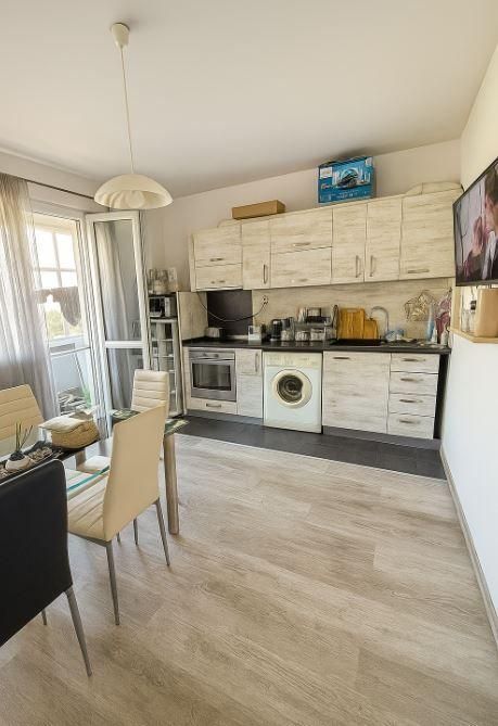 Дава се под наем Двустаен апартамент в Варна, Младост 1 - 60 кв.м за 450 € - Снимка #1