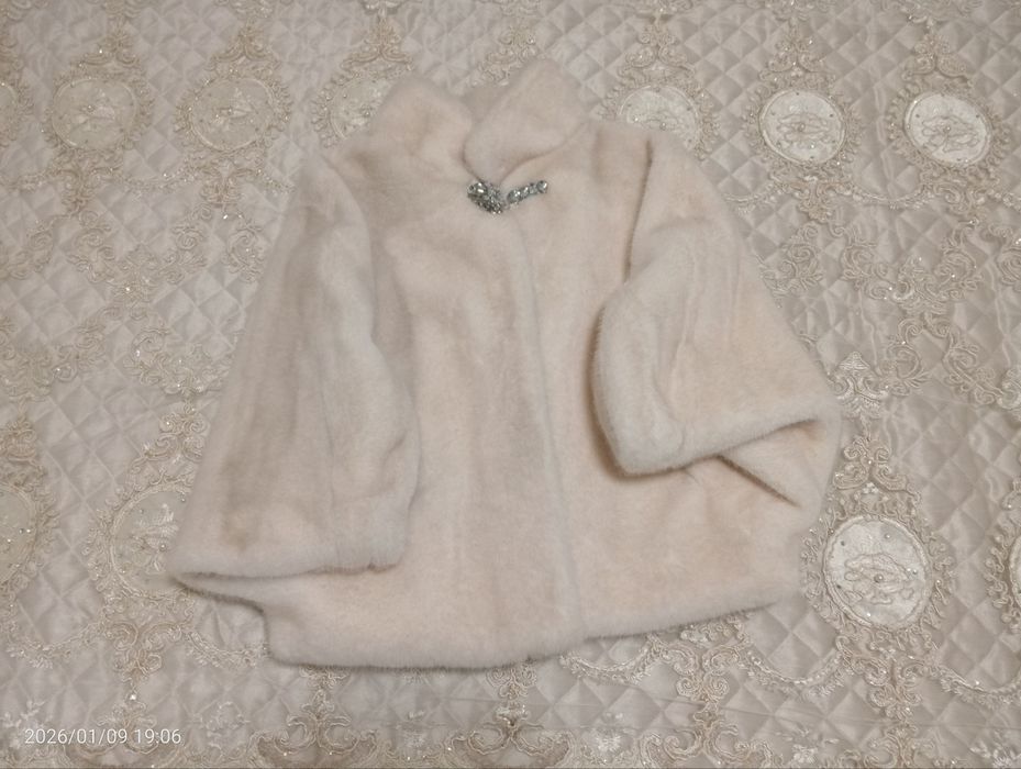 Stilniy oq shuba pancho