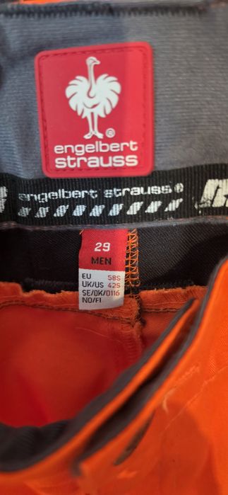 Strauss engelbert, Mascot