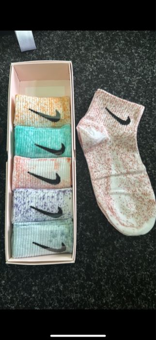 Sosete Lungi si Scurte Dama