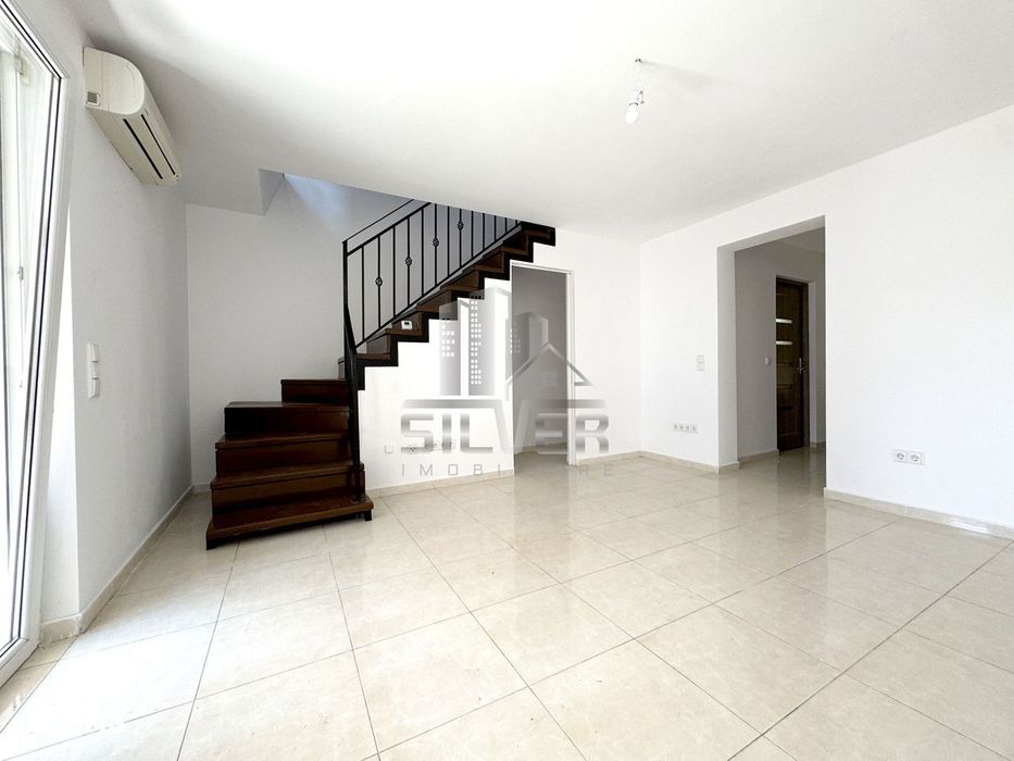 Casa intr-un imobil cu 4 unitati locative/80 mp/zona Somesului.