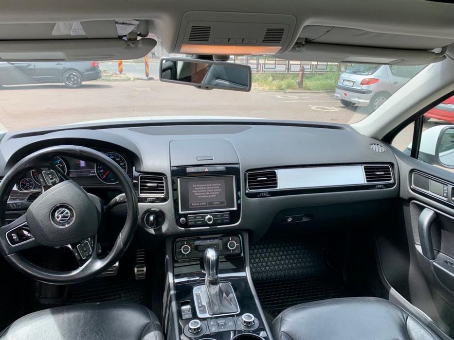 VW Touareg R-LINE 3.0 TDI 4x4 – Full Option – 2014-nu accept schimburi!