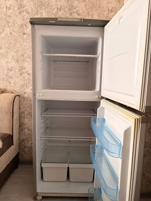 Брюса холодильник новый вины нету отлично работает