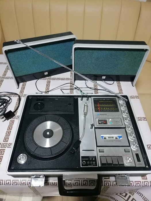 Combina muzicala sanyo (diplomat) vintage