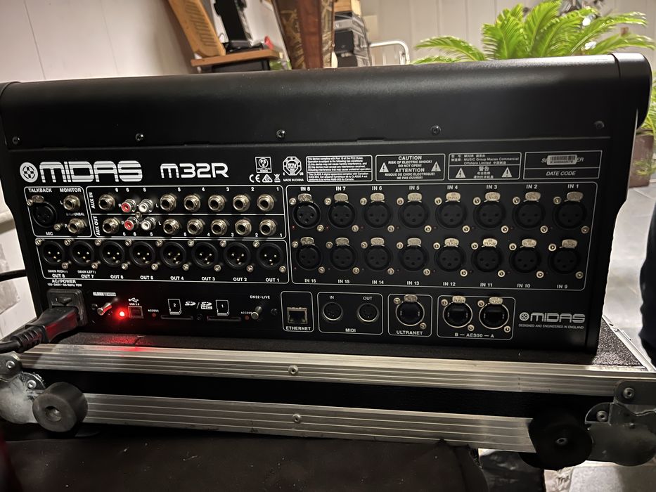 Midas m32r  scene xa / kv2