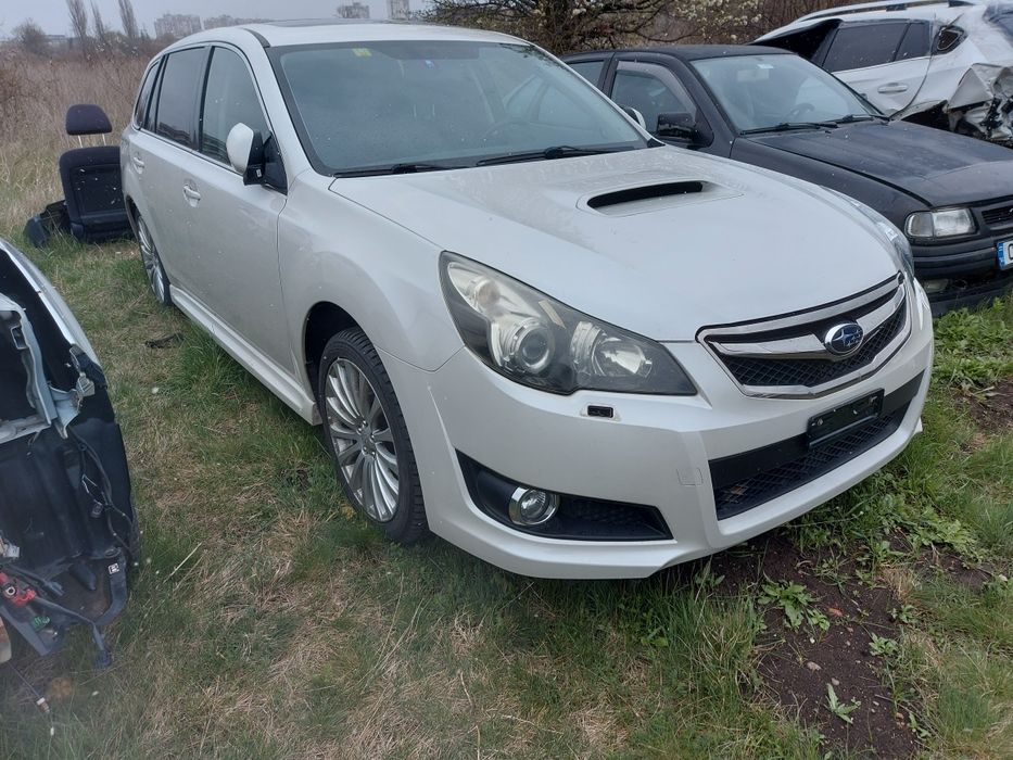 Субару Легаси 2.5 GT на части