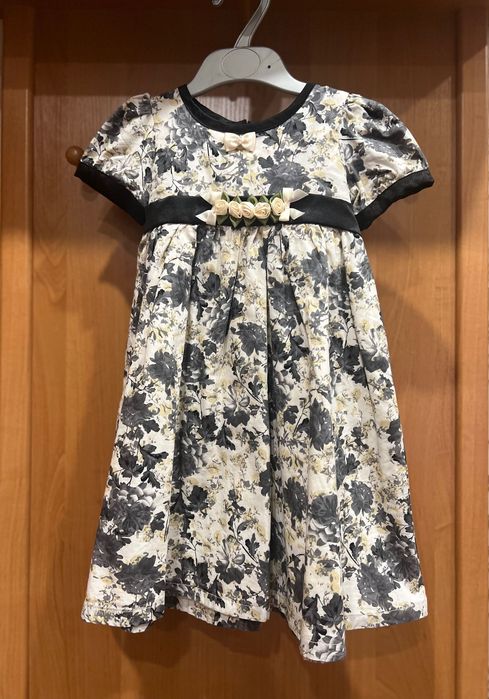 Платья детские продам