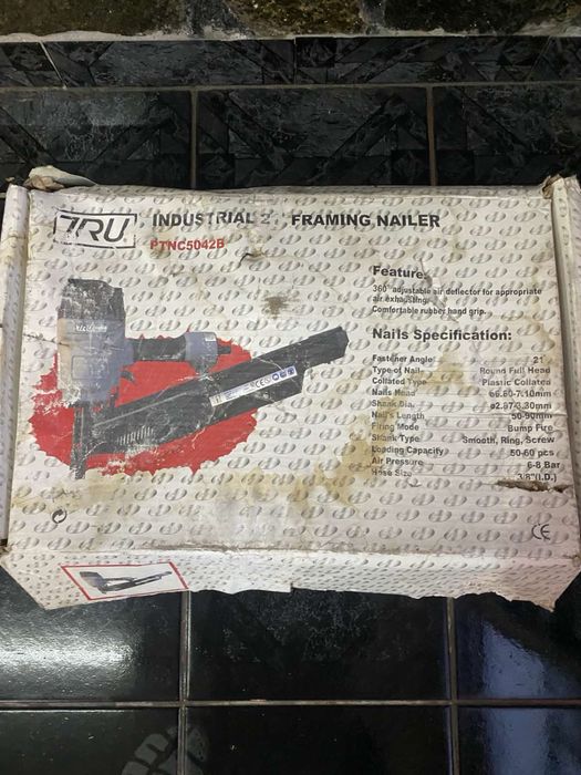 Пневматичен пистолет за пирони на въздух