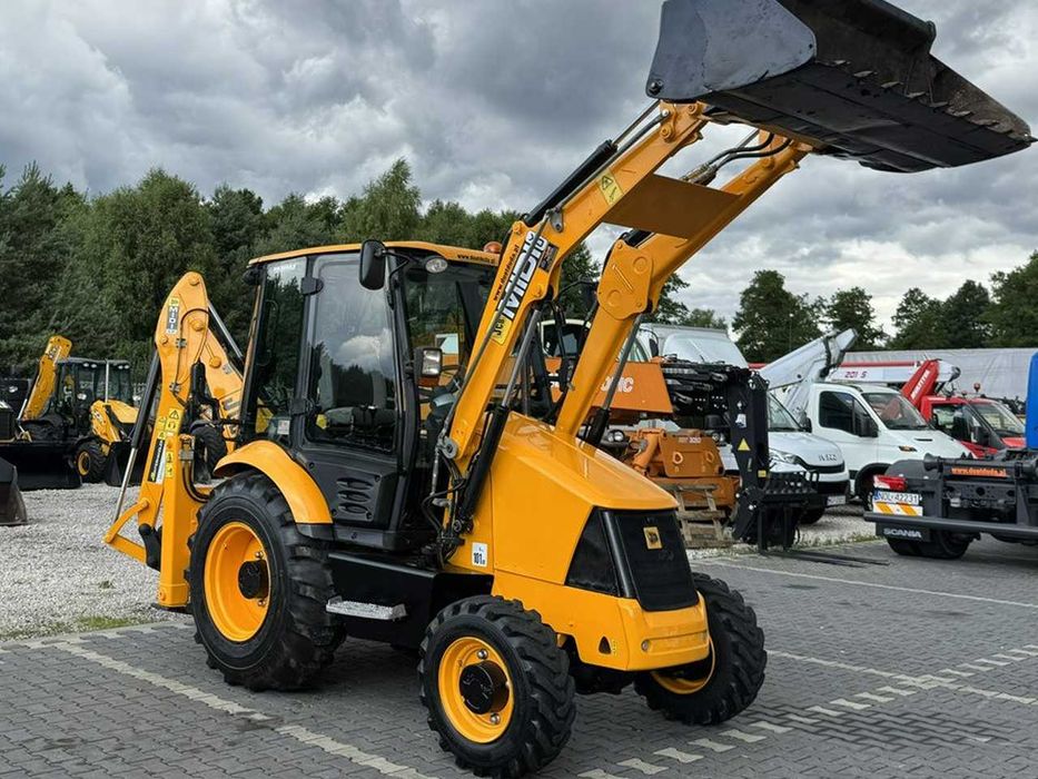 Экскаватор-погрузчик JCB MIDI CX Szybkozłącze