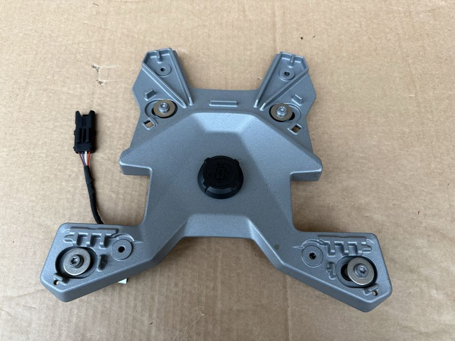 Държач централен с букса за куфар BMW R1300GS 2024