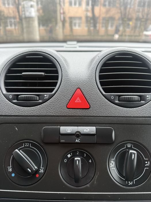 Vand Volkswagen CADDY cu locuri 1.9 tdi motorina