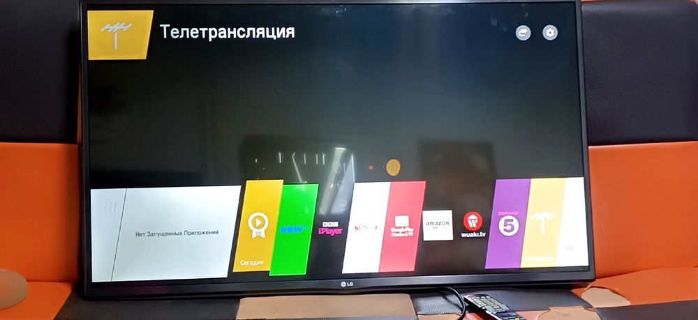 Продам телевизор смарт телевизор 42 дюйм