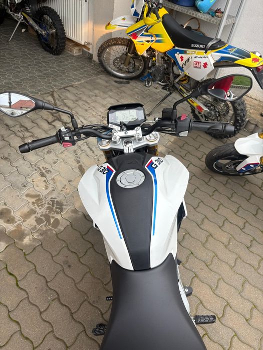 Motocicleta  BMW G310