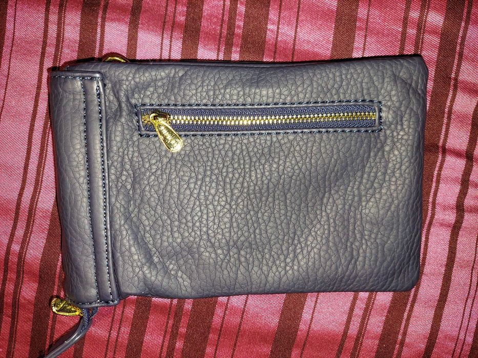 Чантичка за телефон НОВА