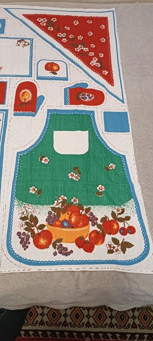 Фартук, полотенце, прихватки, косынка