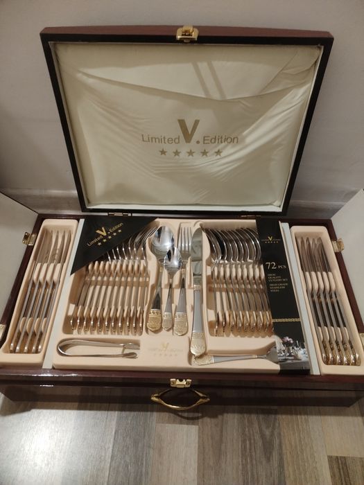 Луксозен комплект прибори за хранене