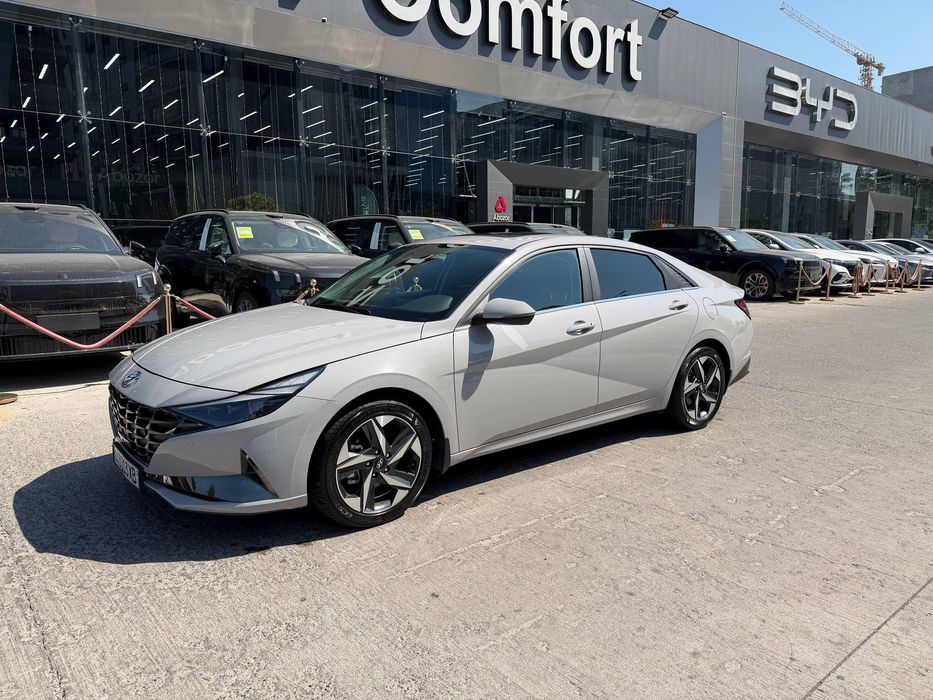 СВОЯ Hyundai Elantra 2022 2.0 Luxe