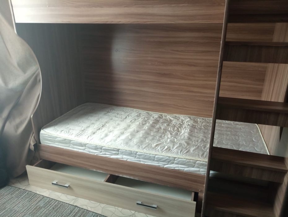 Продам двухярусную кровать