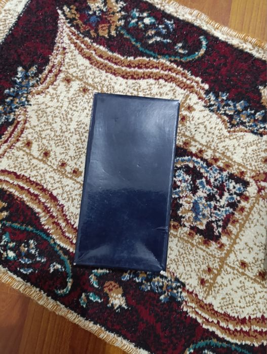 Продам галстук новый