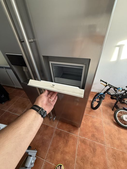 Frigider Samsung dublu side-by-side, dozator gheata