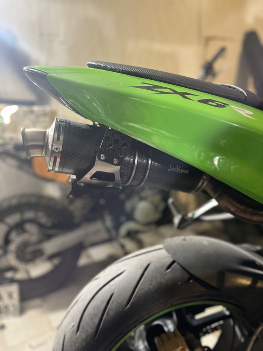 Leo vince SBK slip -on+mid pipe за Kawasaki zx6r 636 Ninja (05-06)