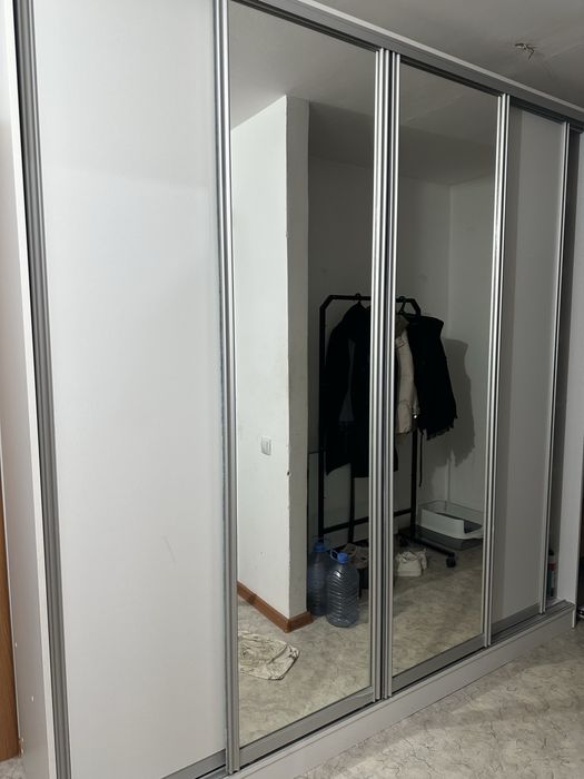 Продам морозильник и шкаф-купе