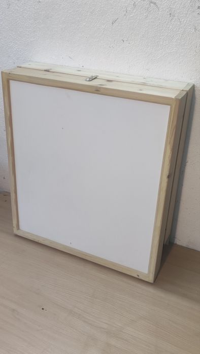 Сгъваем стенен повивалник за бебе – правен по поръчка