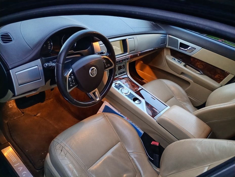 Jaguar xf facelift 2012 motor 2.2d 192cp automat zf 8 trepte