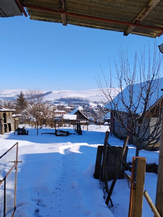 Casa bătrânească de vânzare