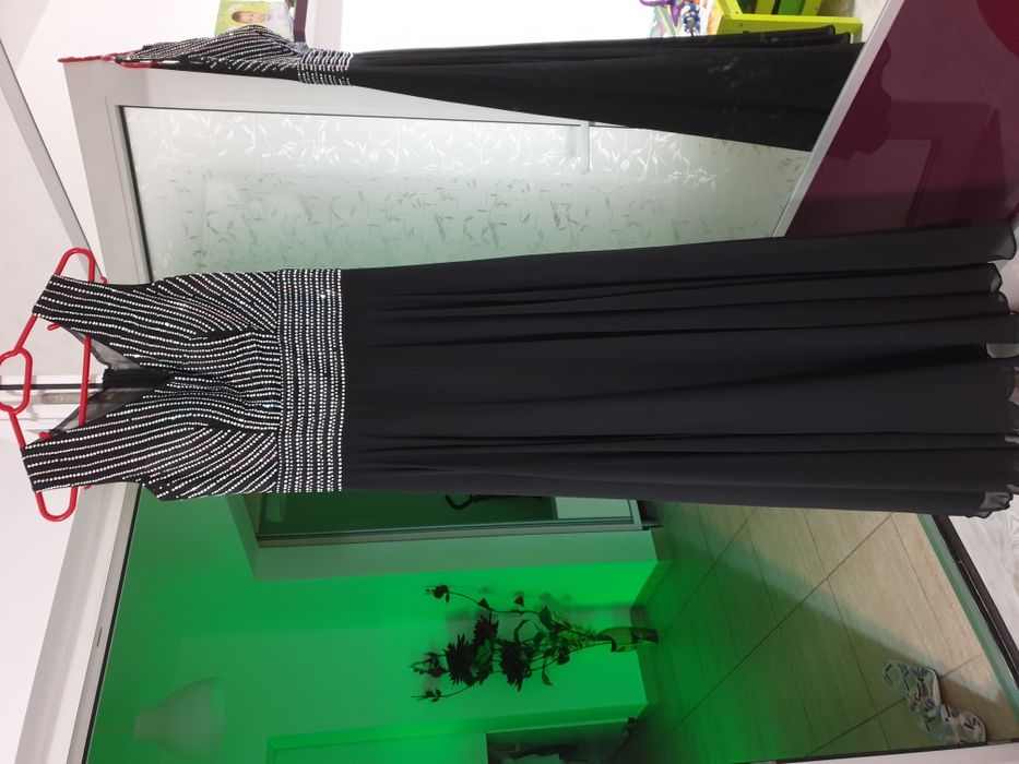 Rochie neagra de ocazie