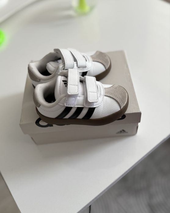 Adidas маратонки 20 номер