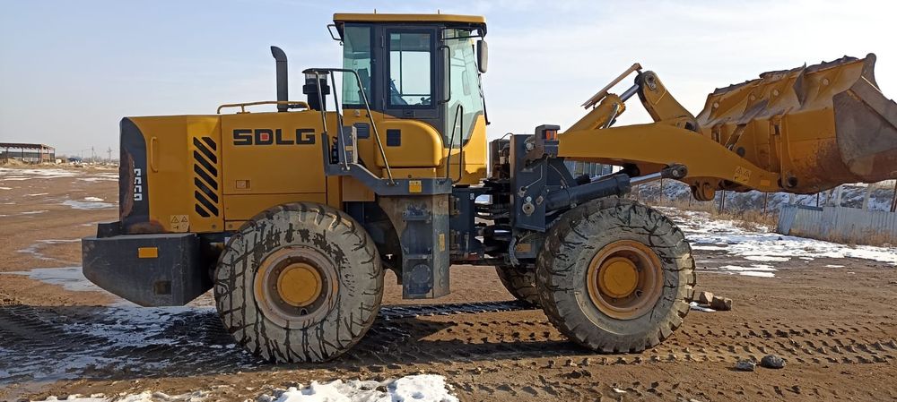 Погрузчик фронтальный