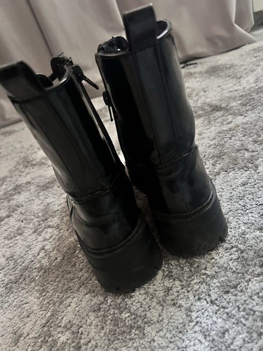 Cizme din piele lăcuită Graceland