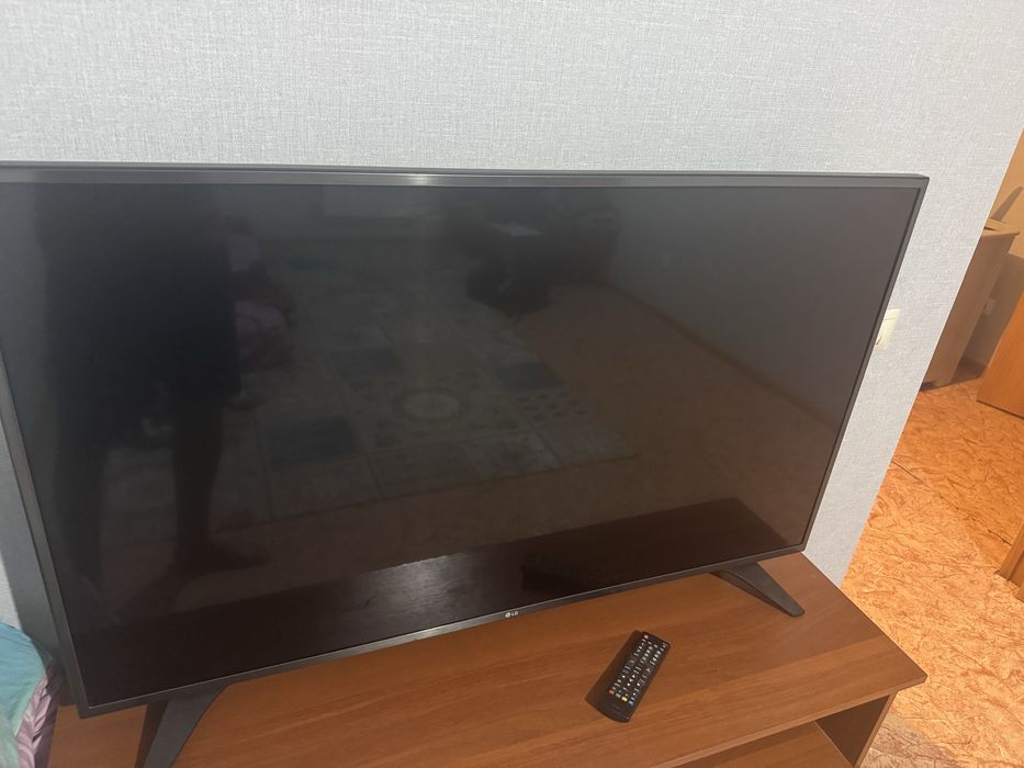 Продам телевизор LG