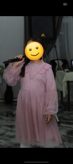 Продам нарядное платье на 9-10 лет
