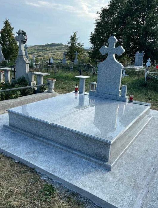 Cruci Cavouri Borduri Facem Diferite Lucrări în Cimitire