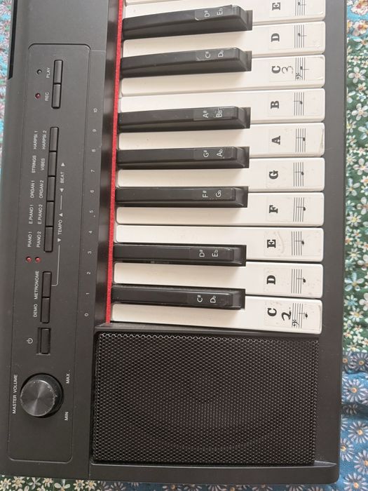 Pian digital Yamaha NP-12 (61 clape)