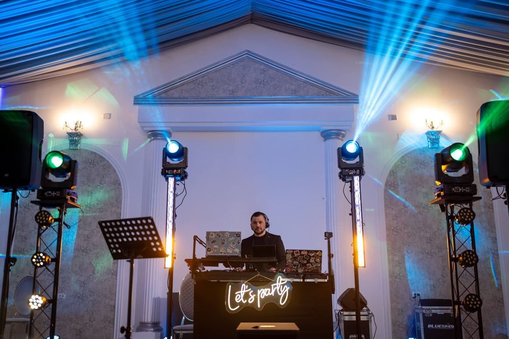 DJ  si solista evenimente  + fum greu foto video nunta botez cununie cabina foto