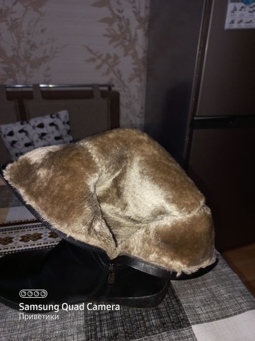 Зимние сапоги, почти новые.