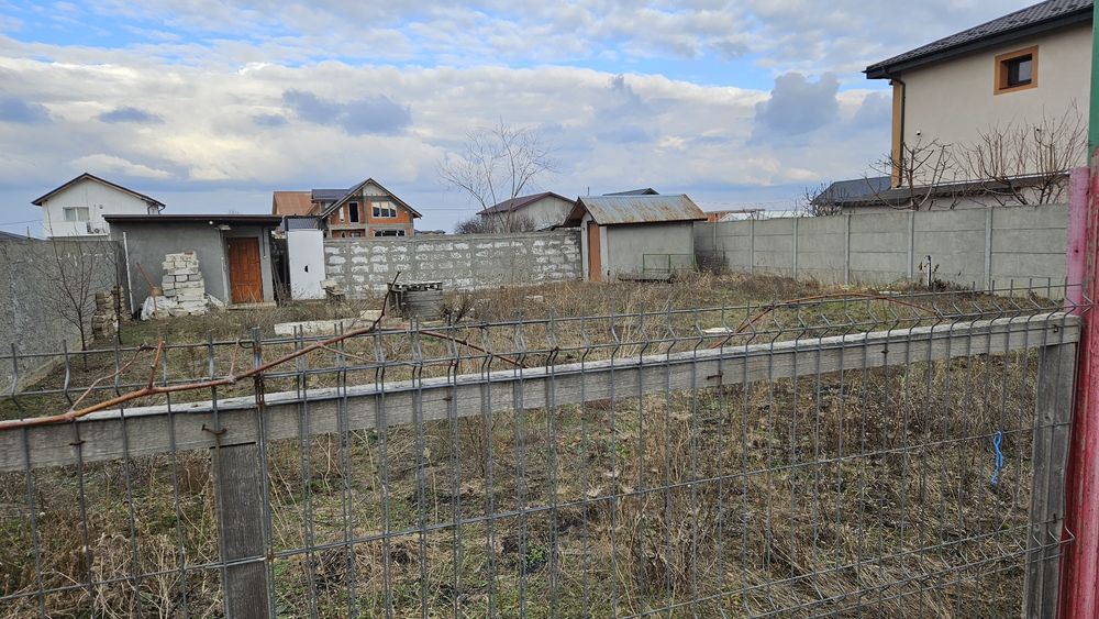 Vind teren intravilan suprafata utila 410 Mp utilități put,curent.